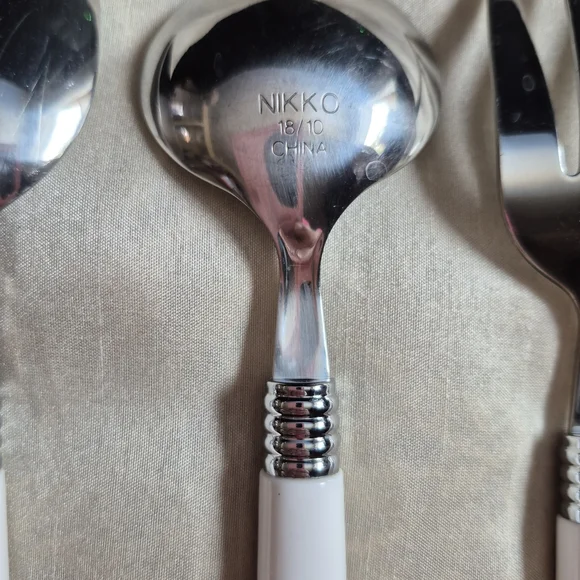 Elegant White 6pc. Vintage Cutlery Set with Tree Design Nikko - Picture 12 of 13